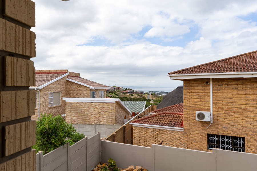 4 Bedroom Property for Sale in Menkenkop Western Cape